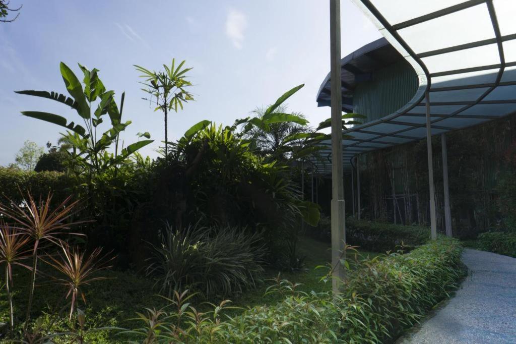 Hotel Asri Plaza Asia Tasikmalaya Exteriör bild
