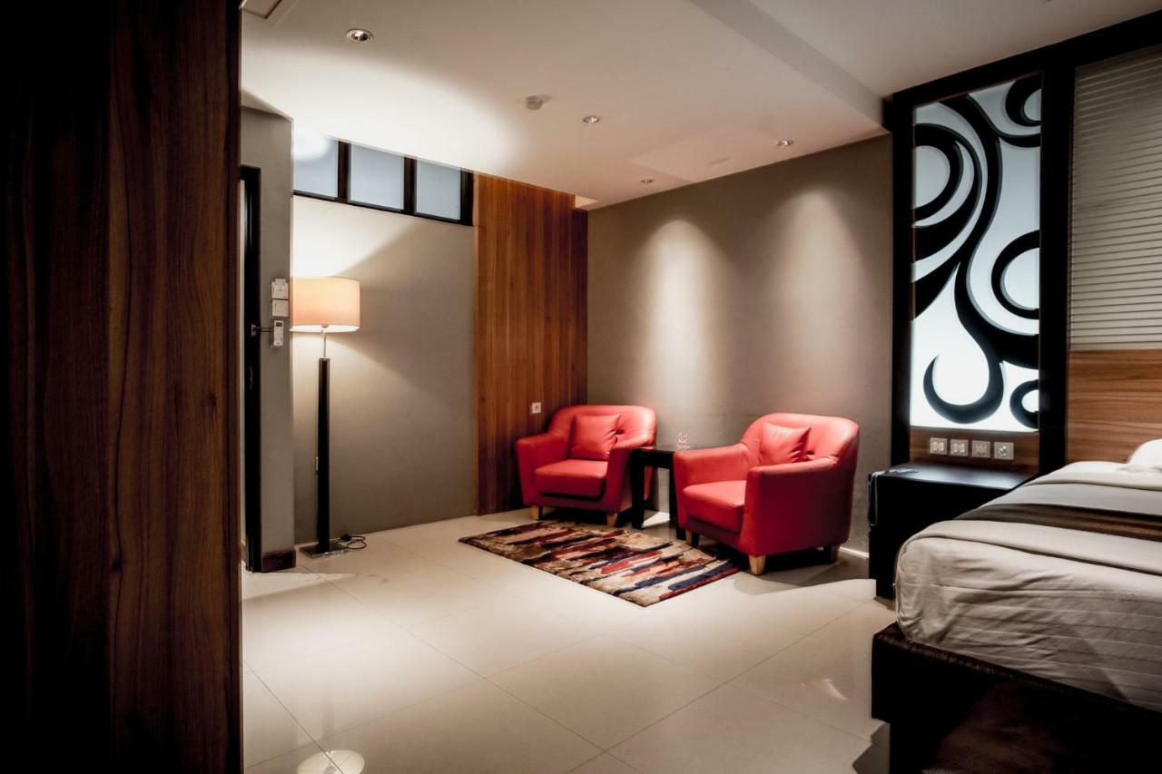 Hotel Asri Plaza Asia Tasikmalaya Exteriör bild