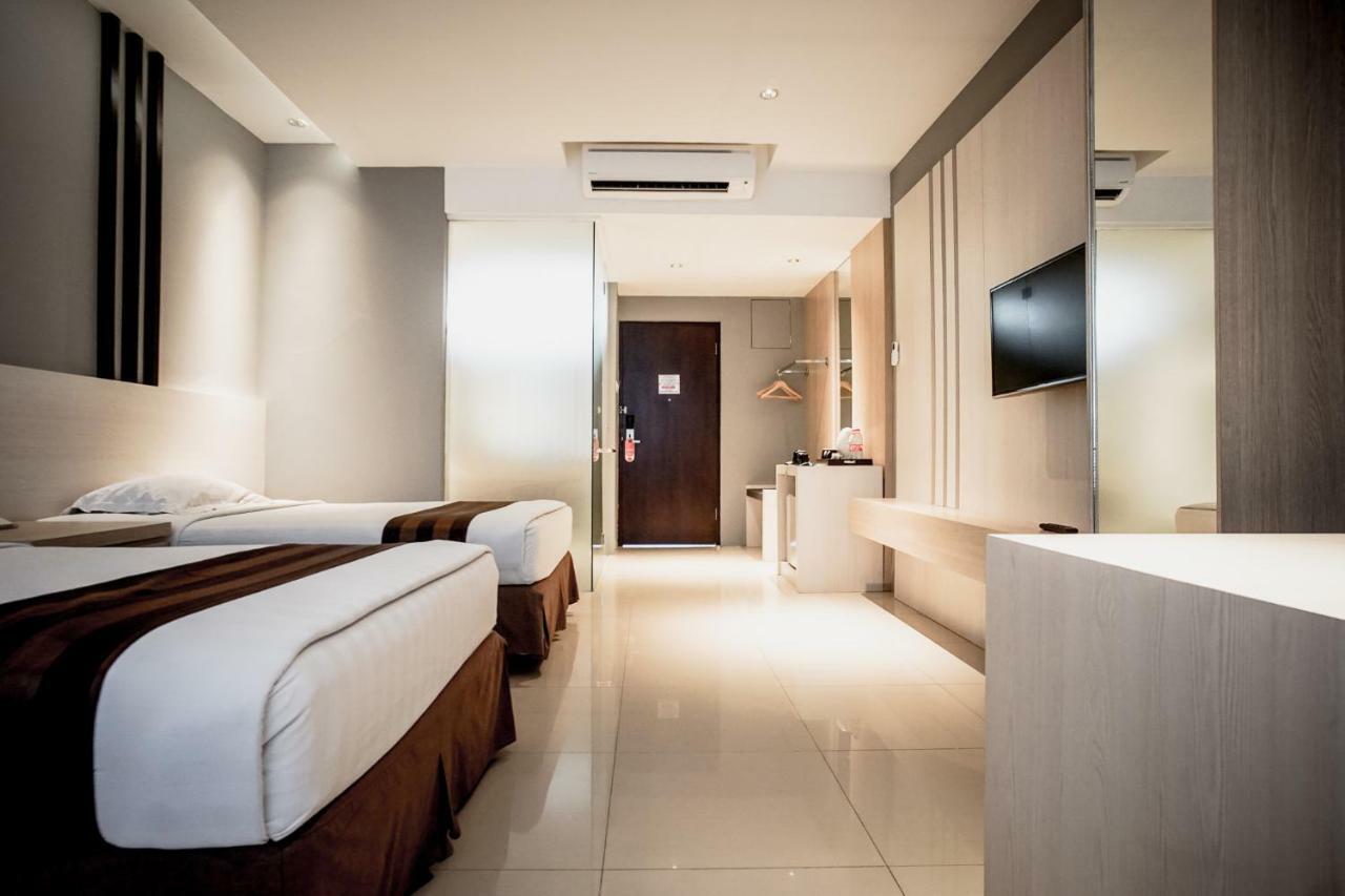 Hotel Asri Plaza Asia Tasikmalaya Exteriör bild