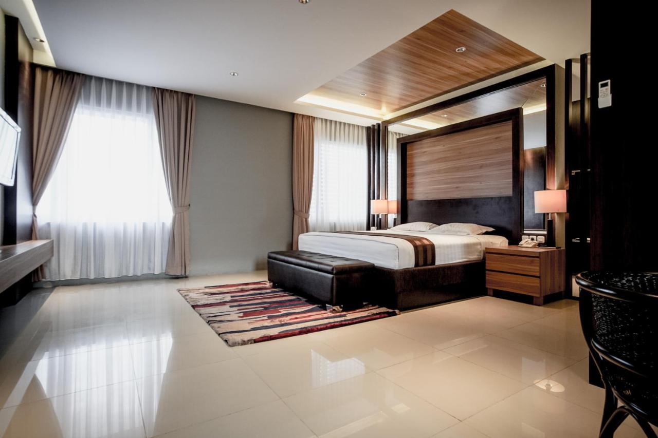 Hotel Asri Plaza Asia Tasikmalaya Exteriör bild